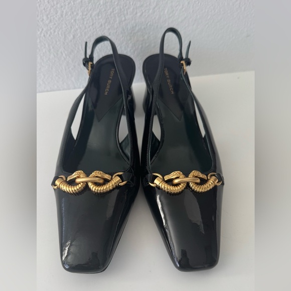 Tory Burch Black and Gold Patten Leather Flats with Chain Detail size 8 - Picture 4 of 9